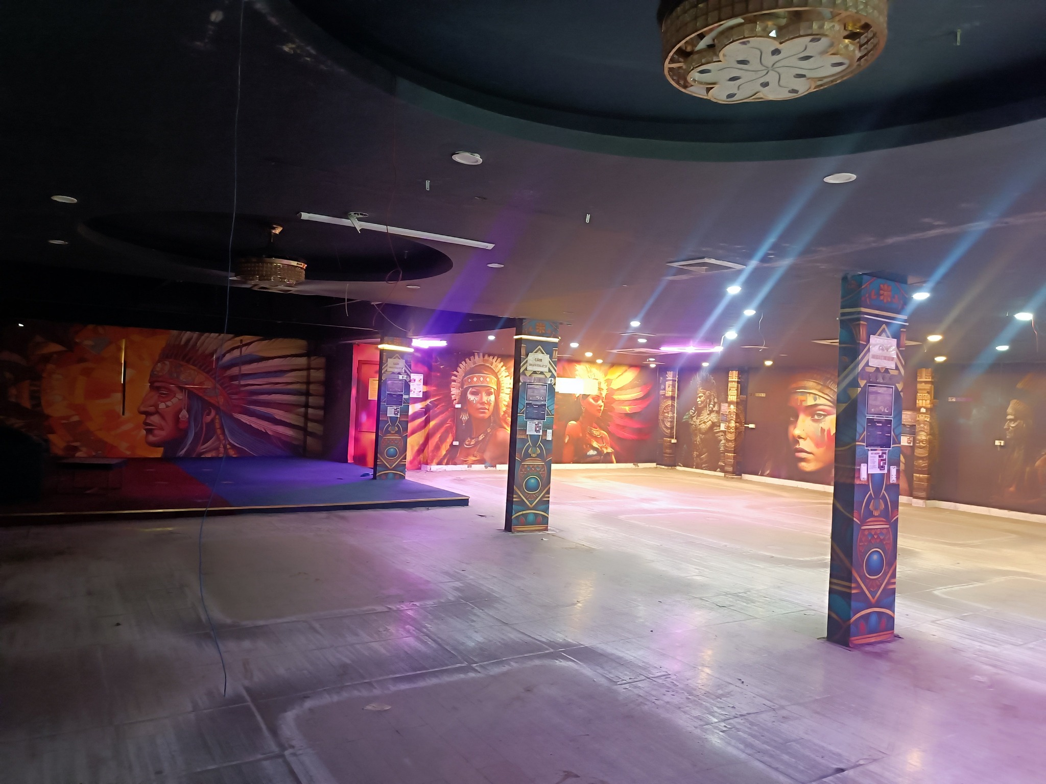 Cho thuê nhà ngõ ô tô Tô Hiệu KD Game, Bia, Studio, ..280m2 x 2 tầng - Ảnh 1